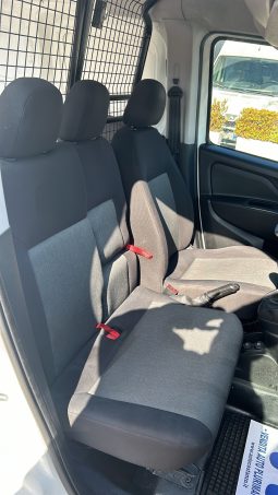 
										Fiat Doblo 1.3 Multijet 90 cv 2015 3 POSTI full									