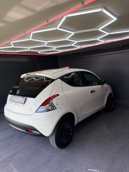 
										Lancia Ypsilon 0.9 TwinAir Gold 12/2020 full									