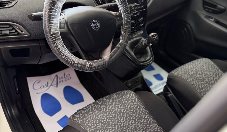 
								Lancia Ypsilon 1.2 Benz 69cv Platinum 11/2020 Nuova full									