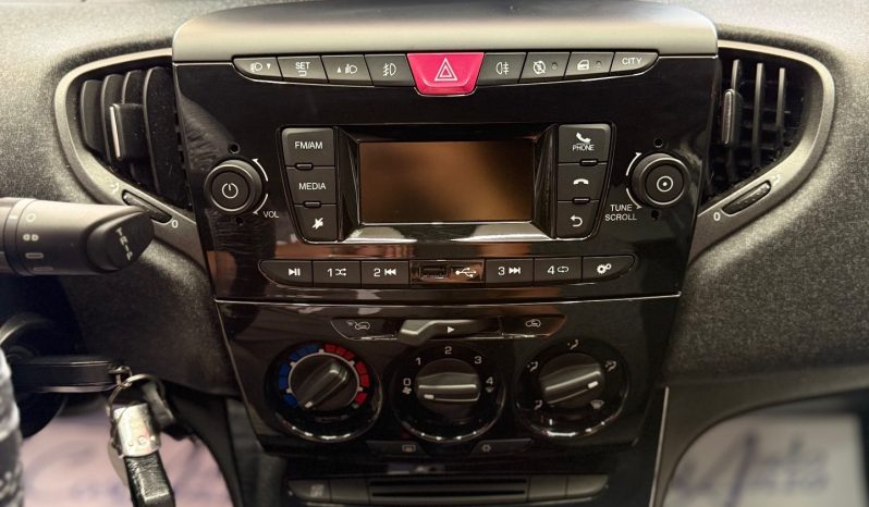 
								Lancia Ypsilon 1.2 Benz 69cv Platinum 11/2020 Nuova full									