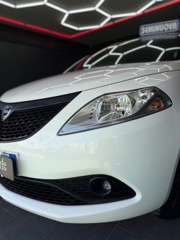 
										Lancia Ypsilon 1.2 Benz 69cv Platinum 11/2020 Nuova full									