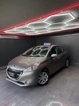 Peugeot 208 1.6 HDi 92 CV Allure 2014