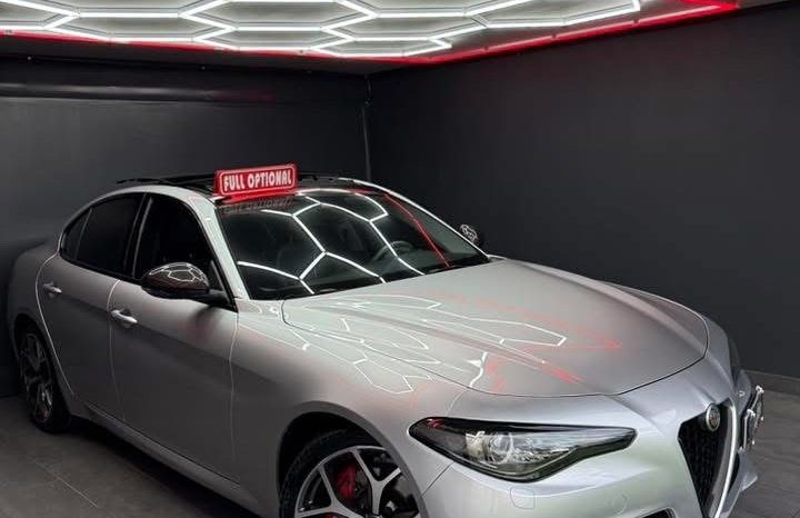 
								Alfa Romeo Giulia 2.2 TD 160 CV AT8 ESTREMA FULL 2020 full									