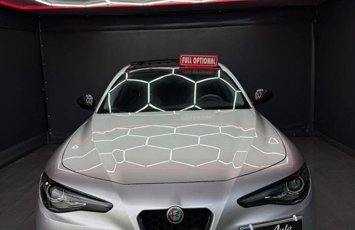 
								Alfa Romeo Giulia 2.2 TD 160 CV AT8 ESTREMA FULL 2020 full									