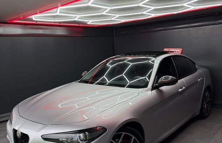 
								Alfa Romeo Giulia 2.2 TD 160 CV AT8 ESTREMA FULL 2020 full									