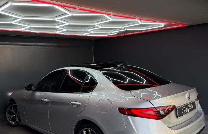 
								Alfa Romeo Giulia 2.2 TD 160 CV AT8 ESTREMA FULL 2020 full									