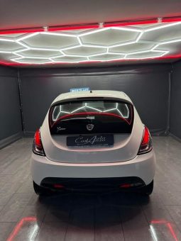 
										Lancia Ypsilon 1.3 MJT 95 CV NUOVA 11/2015 full									