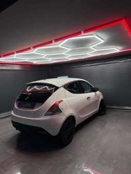 
										Lancia Ypsilon 1.3 MJT 95 CV NUOVA 11/2015 full									
