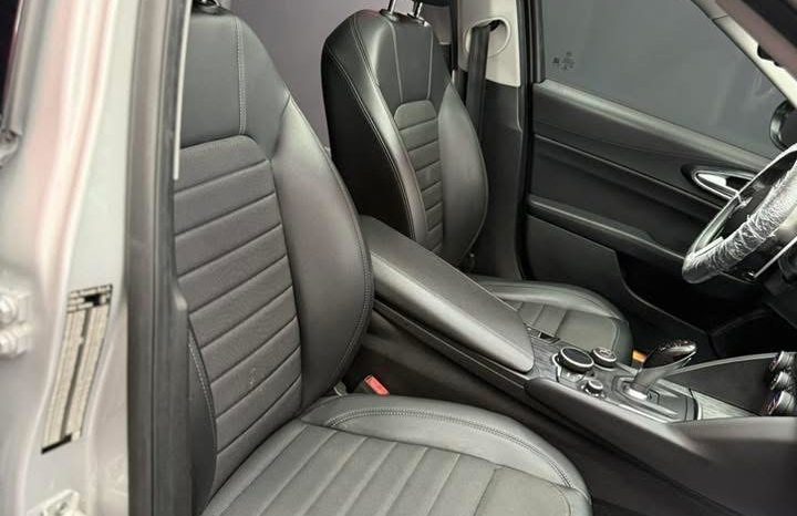 
								Alfa Romeo Giulia 2.2 TD 160 CV AT8 ESTREMA FULL 2020 full									