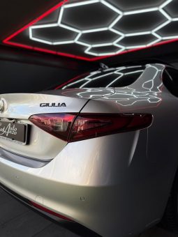 
										Alfa Romeo Giulia 2.2 TD 160 CV AT8 ESTREMA FULL 2020 full									