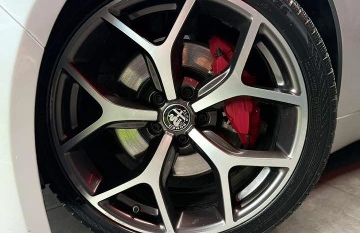 
								Alfa Romeo Giulia 2.2 TD 160 CV AT8 ESTREMA FULL 2020 full									