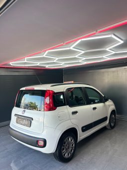 
										Fiat Panda 1.3 Multijet 95cv Lounge 12/2017 full									
