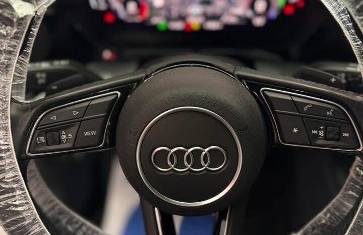 
								Audi A3 SPB 30 TDI S tronic S line edition 12/2022 full									