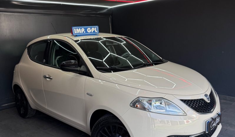 
								Lancia Ypsilon 1.2 GPL Ecochic Gold 2016 full									