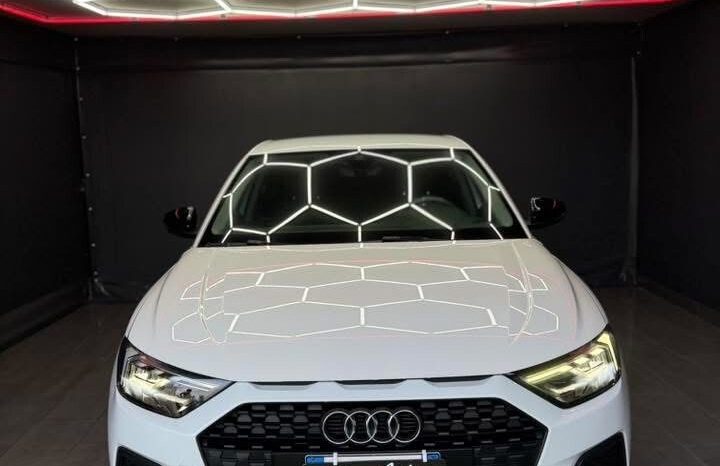 
								Audi A1 SPB 25 TFSI Identity Black 2020 full									