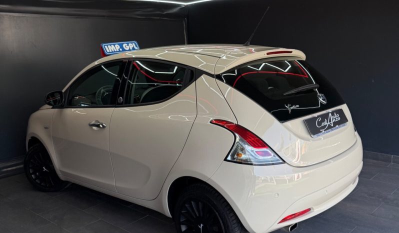 
								Lancia Ypsilon 1.2 GPL Ecochic Gold 2016 full									