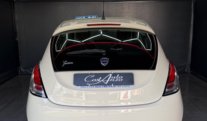 
								Lancia Ypsilon 1.2 GPL Ecochic Gold 2016 full									