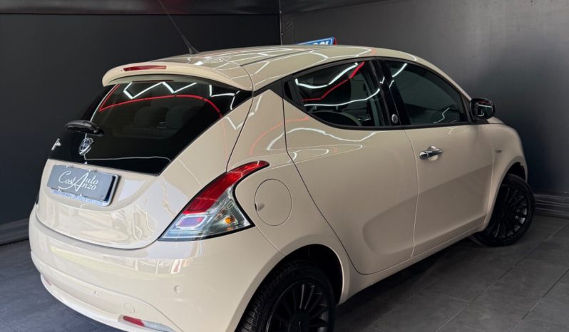 
								Lancia Ypsilon 1.2 GPL Ecochic Gold 2016 full									