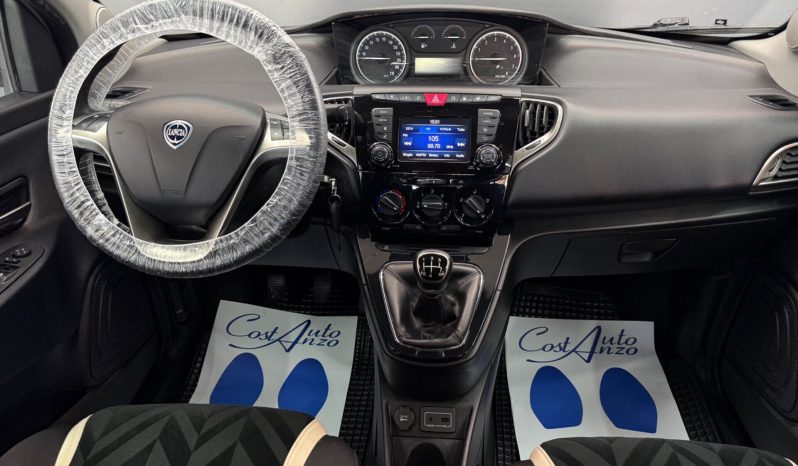 
								Lancia Ypsilon 1.2 GPL Ecochic Gold 2016 full									