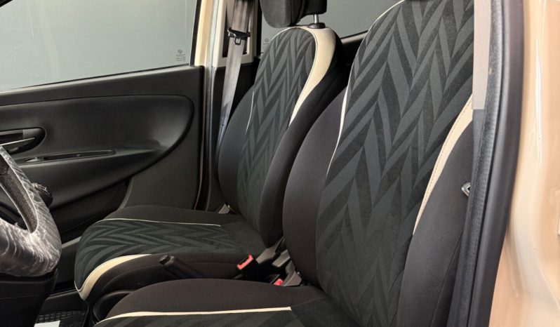 
								Lancia Ypsilon 1.2 GPL Ecochic Gold 2016 full									