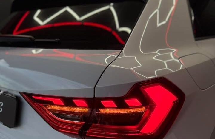 
								Audi A1 SPB 25 TFSI Identity Black 2020 full									