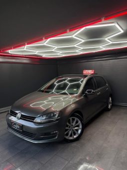 
										Volkswagen Golf 2.0 TDI DSG 150 CV TETTO . Highline BlueMotion Technology full									