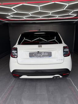 
										Fiat 600 1.2 Hybrid 145 CV DCT MHEV La Prima full									