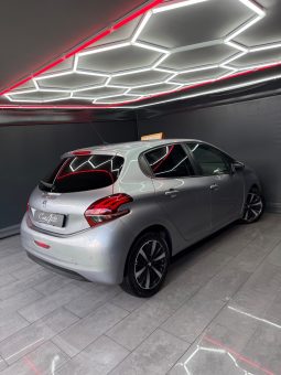 
										Peugeot 208 BlueHDi 102 CV ALLURE PACK 09/2019 full									
