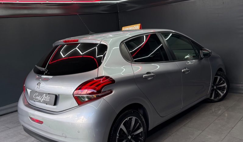 
								Peugeot 208 BlueHDi 102 CV ALLURE PACK 09/2019 full									