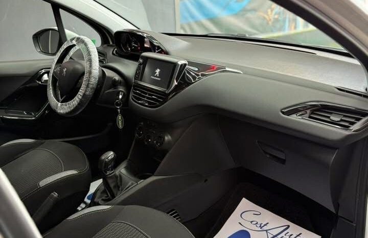 
								Peugeot 208 1.6 BlueHDi 75 CV Allure 2017 full									