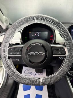 
										Fiat 600 1.2 Hybrid 145 CV DCT MHEV La Prima full									