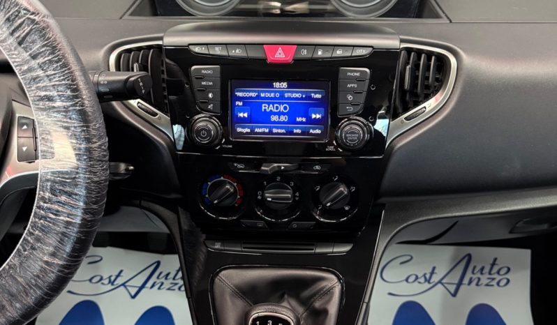 
								Lancia Ypsilon 1.2 GPL Ecochic Gold 12/2018 full									