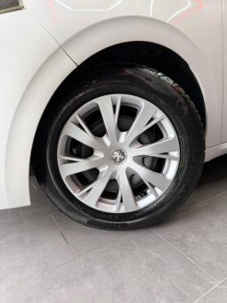 
										Peugeot 208 1.6 BlueHDi 75 CV Allure 2017 full									