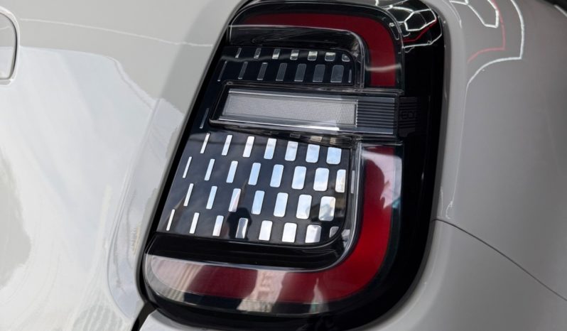 
								Fiat 600 1.2 Hybrid 145 CV DCT MHEV La Prima full									