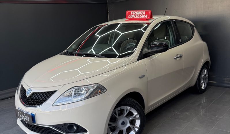 
								Lancia Ypsilon 1.3 Multijet 95 CV Platinum 2016 full									
