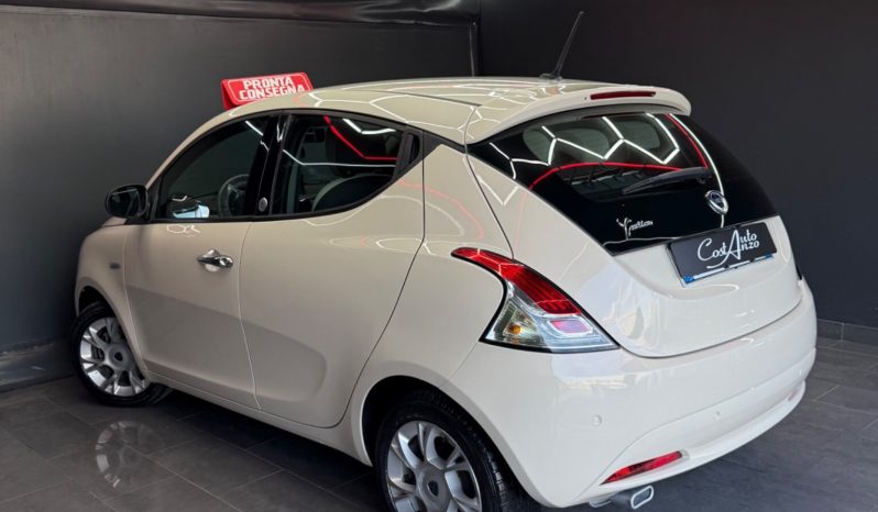 
								Lancia Ypsilon 1.3 Multijet 95 CV Platinum 2016 full									