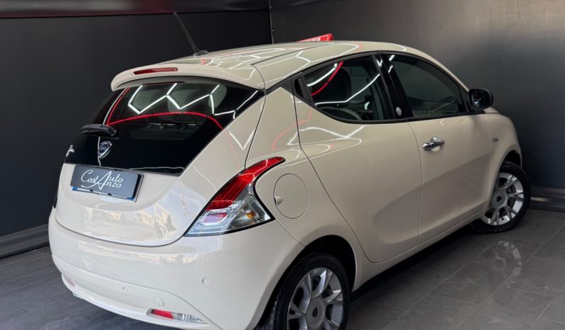
								Lancia Ypsilon 1.3 Multijet 95 CV Platinum 2016 full									