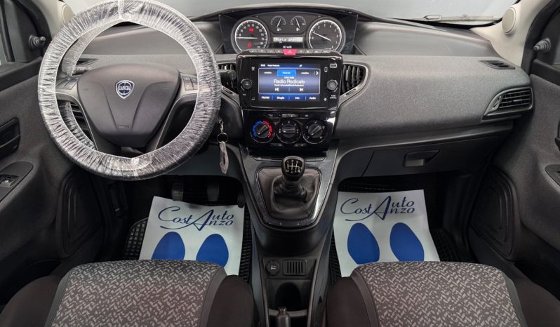
								Lancia Ypsilon 1.0 Hybrid Ecochic Gold 2022 full									