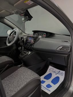 
										Lancia Ypsilon 1.0 Hybrid Ecochic Gold 2022 full									