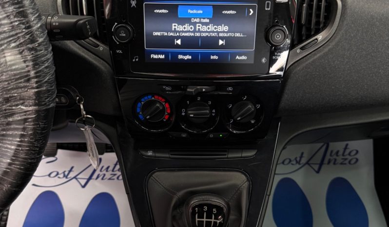 
								Lancia Ypsilon 1.0 Hybrid Ecochic Gold 2022 full									