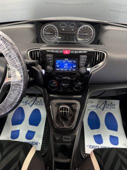 
										Lancia Ypsilon 0.9 Benz. /Metano Ecochic Platinum 2016 full									