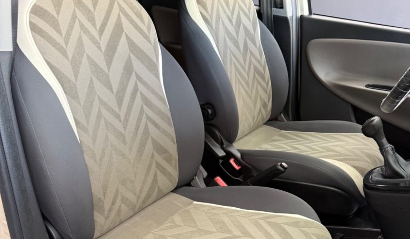 
								Lancia Ypsilon 1.3 Multijet 95 CV Platinum 2016 full									