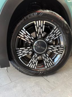 
										Fiat 600 Hybrid 145 CV DCT MHEV La Prima full									