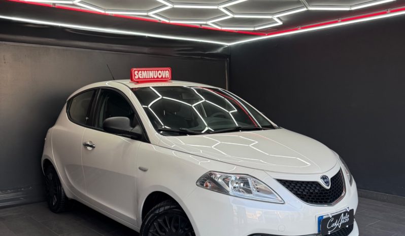 
								Lancia Ypsilon 1.2 Benzina Gold 44000 KM full									