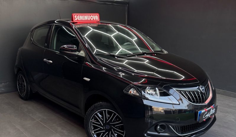 
								Lancia Ypsilon 1.0 Hybrid Ecochic Gold 2021 NUOVA full									