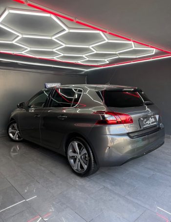 Peugeot 308 1.5 BlueHDi 130cv EAT8 Tech Edition FULL