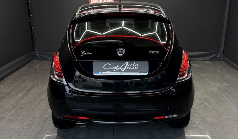 
								Lancia Ypsilon 1.0 Hybrid Ecochic Gold 2021 NUOVA full									