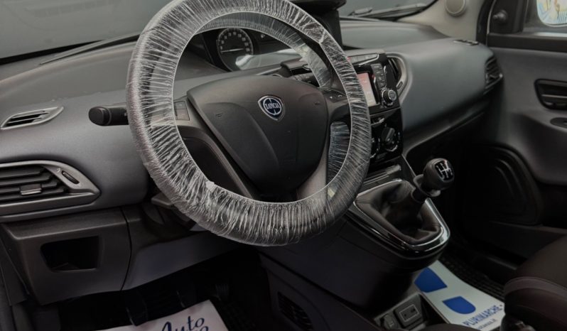 
								Lancia Ypsilon 1.2 Benzina Gold 44000 KM full									