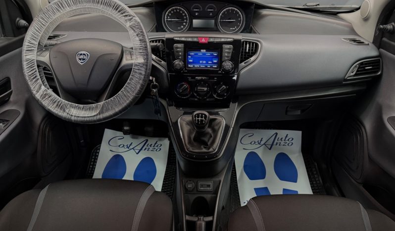 
								Lancia Ypsilon 1.2 Benzina Gold 44000 KM full									