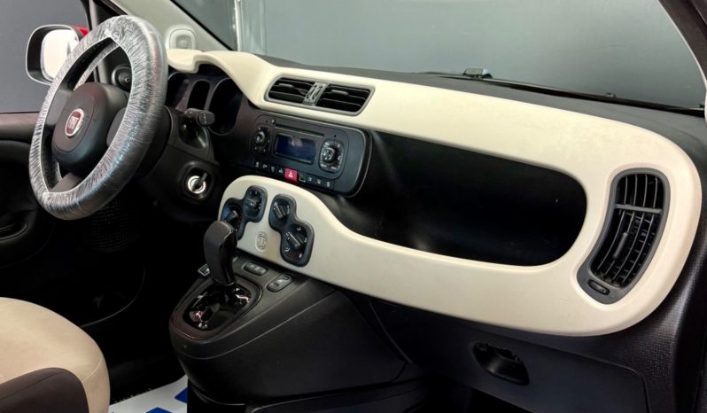 
								Fiat Panda 0.9 GPL AUTOMATICA 2015 full									